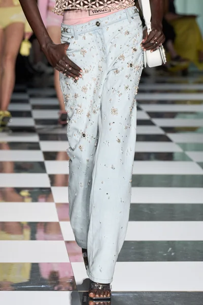 Look 101